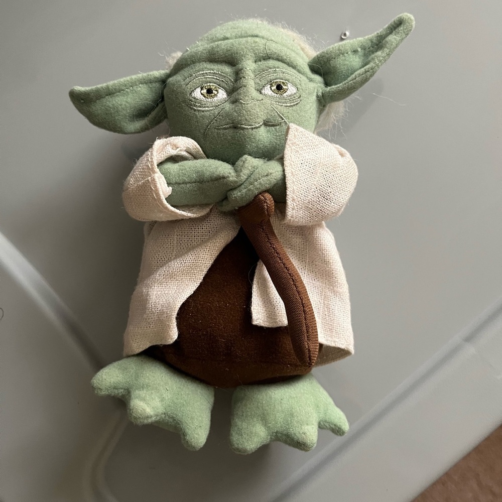 Hasbro Star Wars Yoda Pellet Stuffed Plush